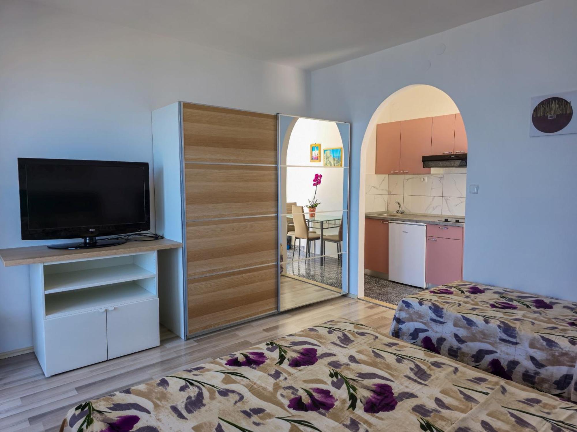 Apartments Neda Omis Phòng bức ảnh